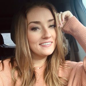 Meet your Posher, Maddie